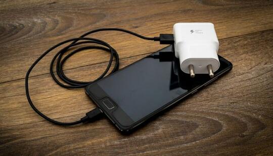 7 Hal Sepele Yang Bikin Baterai Smartphone Kamu Cepat Habis