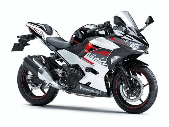 Showroom Dealer Resmi Cash Kredit Motor Kawasaki Melayani Jabodetabekser Ready Stock