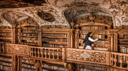 Perpustakaan Megah Seperti Istana di Negeri Dongeng Ini Nyata Adanya Gan!