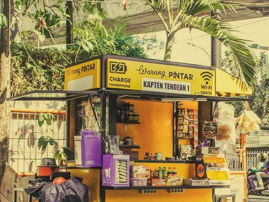 Ketika Warung Gerobak Naik Kasta, Dengan Fasilitas Setara Mini Market