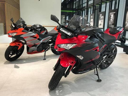 Showroom Dealer Resmi Cash Kredit Motor Kawasaki Melayani Jabodetabekser Ready Stock