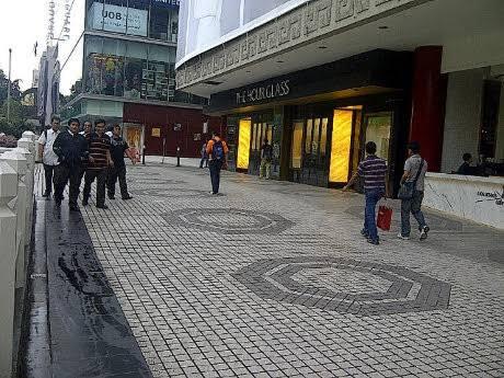 Wuidih! Trotoar Jakarta Dah Kaya Singapura Gan
