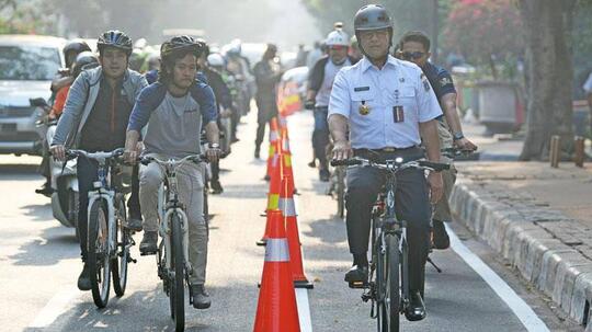 Wuidih! Trotoar Jakarta Dah Kaya Singapura Gan