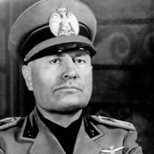 Benito Mussolini, Diktator Pembantai Ribuan Orang
