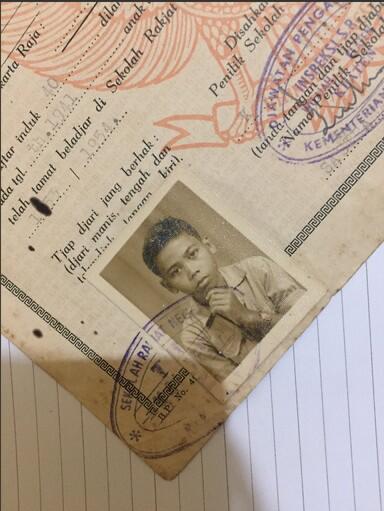 Uniknya Temuan Ijazah Sekolah Tahun 1954, Pas Foto Dengan Pose Menopang Dagu