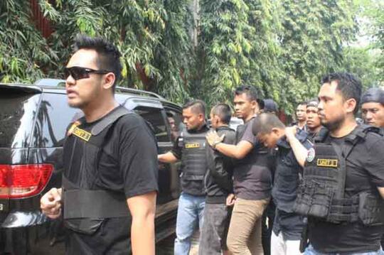 Polisi Menangkap 4 Orang Pengedar Narkoba di Kampung Ambon