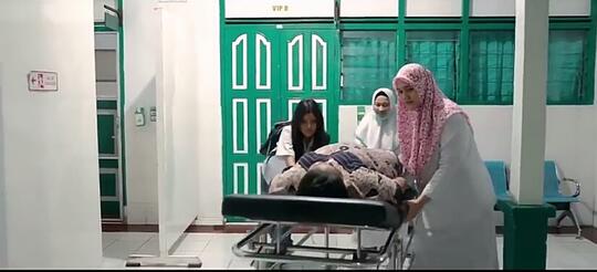 Film Pendek Ini Terharu, Terlambat Jadi Kisah Gansis! Apa Bukan?