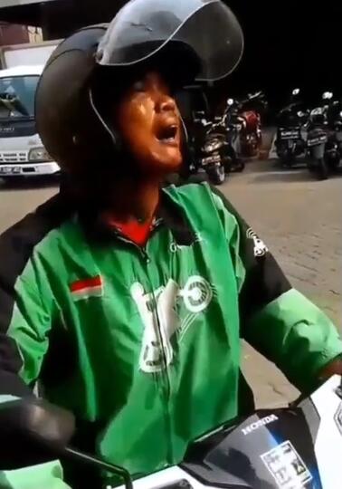 Seorang Ojol Menangis Karena Orden nya di Cancel Tanpa Alasan