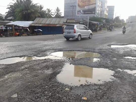 Jalanan Rusak di Bagan Batu-Rohil, Tanggung Jawab Siapa?