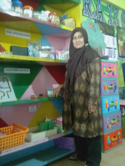 Ibu Azizah, Sosok Inspirasi Untuk Para Murid