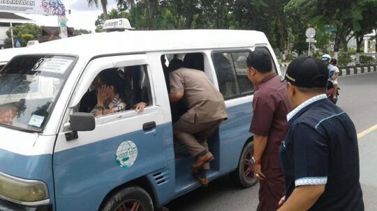 Tarif Gila Sopir Angkot Nakal di Kota Balikpapan