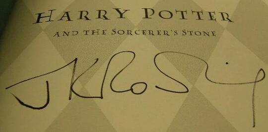 Pecinta Harry Potter? Punya Buku Harry Potter Seharga 2,7 Miliar Ini Ga Lo?!