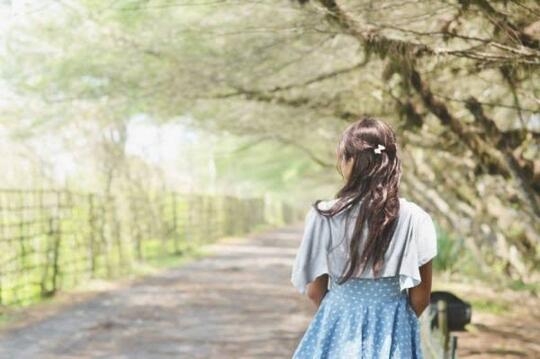 7 Hal Konyol Ini Biasanya Dilakukan Wanita Saat Jatuh Cinta! Kamu yang Mana?