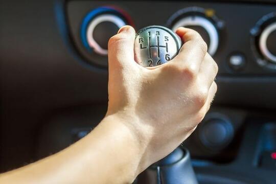 Catat, Ini 5 Cara Menjaga Agar Sistem Persneling Mobil Tetap Awet