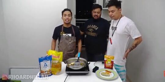 GORENG JENGLOT TEPUNG, Bukti Hantu Sudah Tidak Punya Harga Diri di Mata Warga +62