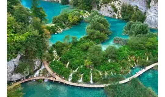 7 Danau Terindah di Dunia Ada yang dari Indonesia