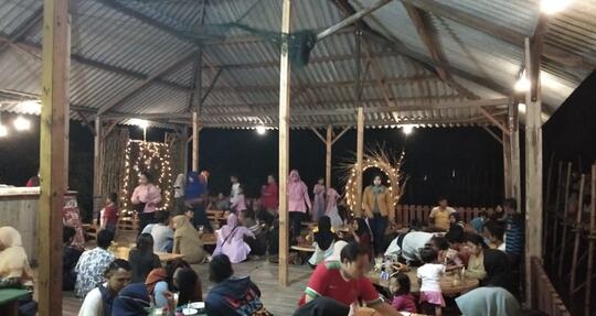 Pak Yajid, Inspirasi dibalik Berdirinya Kafe Laut Semare