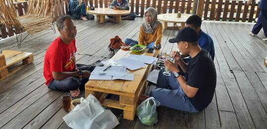 Pak Yajid, Inspirasi dibalik Berdirinya Kafe Laut Semare