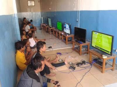 6 Hal Konyol yang Pernah Dirasakan Ketika Bermain di Rental PS