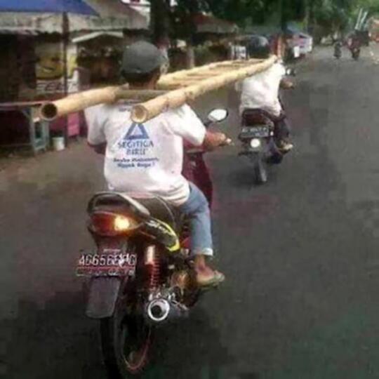 Kelakuan Anti Mainstream, Jangan Ikut-Ikutan Ya Gan.