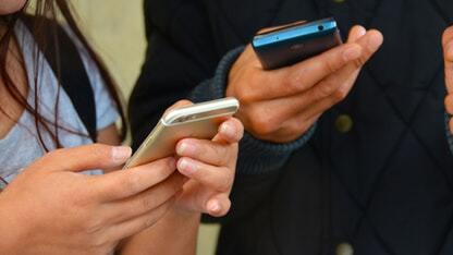 Tips Perbaiki Jaringan Sinyal Ponsel saat Koneksi Melemah