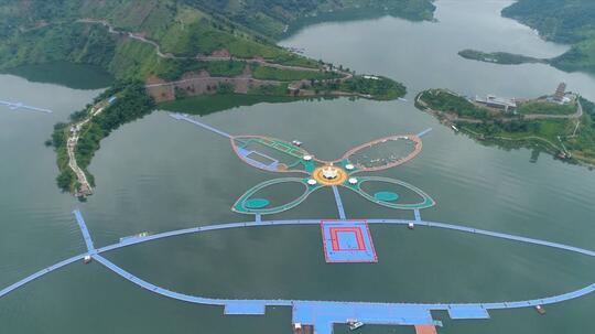 Wisata Extreme Dunia, Ada yang Minat Mencoba ?
