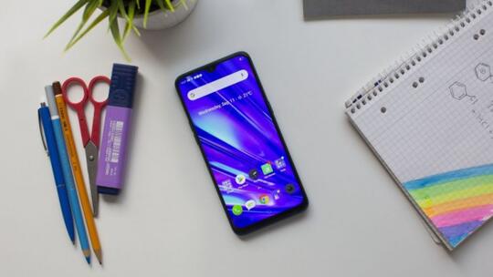 5 Smartphone Terbaru Realme dengan Baterai Jumbo, Tahan Seharian!