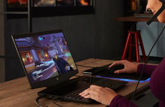Apa Sih Enaknya Main Game Pakai Laptop Gaming?
