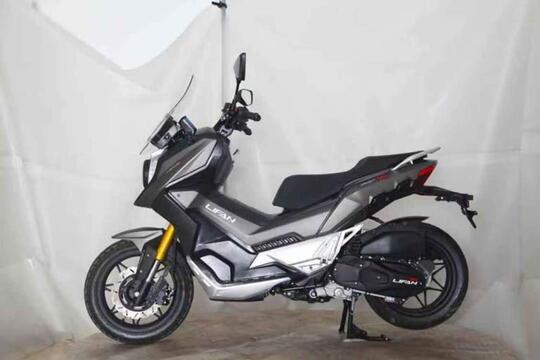 Satu-Satunya Rival Head To Head Honda ADV150, Shock Depan Sudah Upside Down