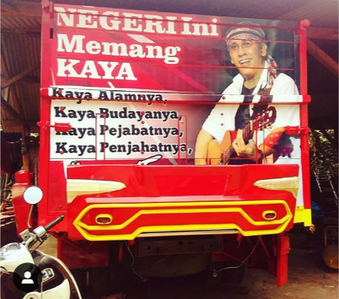 Lukisan di Trukmu Adalah Idolamu, Kagumilah 7 Artis Idola Supir Truk Ini!