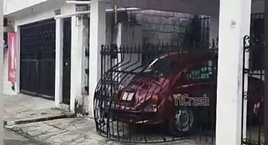 Punya Mobil Gak Punya Garasi? 8 Gambar Garasi Ini Bisa Bikin Orang Bunuh Diri!