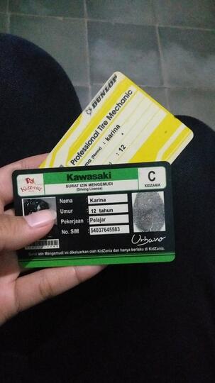 Kocak! Pria Ini Gagal Ngibulin Polisi Saat Kena Tilang Dengan Kasih SIM Kidzania