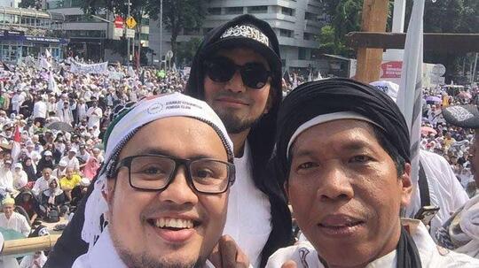Tentang Chat Mesra Ustadz Abdul Somad Dengan Wanita Lain Versi Mellya