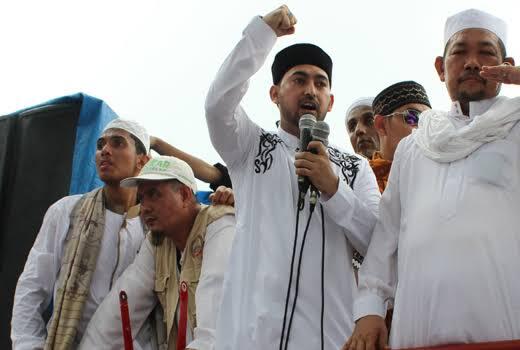 Tentang Chat Mesra Ustadz Abdul Somad Dengan Wanita Lain Versi Mellya