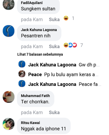 Siapa Bilang iPhone Barang Berharga? Lihat Tangga Ruko Ini Berkeramik iPhone!