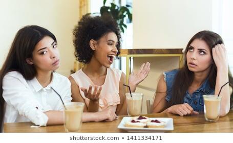 9 Tanda Kamu Terjebak Toxic Friendship alias Persahabatan Beracun. Menjauhlah Segera!