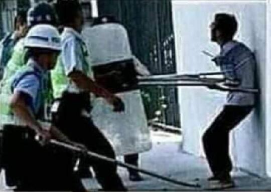 Benarkah Ini Foto-foto Perlakuan Pemerintah Cina di Kamp Muslim Uighur?