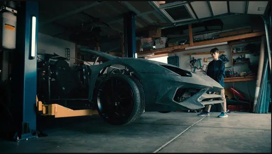 Sekedar Membuat Replika 3D, Lamborghini Hadiahi Keluarga Ini!