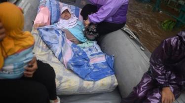 Banjir Jakarta: Belasan meninggal, lebih dari 31.000 warga ibu kota mengungsi