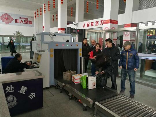 Malas Melewati Pos Pemeriksaan Keamanan, Seorang Pria asal China Nekat Melakukan Ini