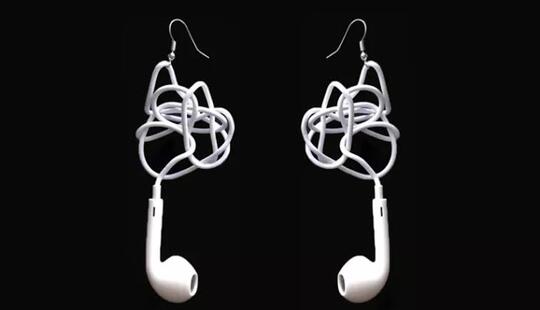 Wow! Mau Beli Anting Antimainstream yang Terinspirasi dari EarPod Kusut Ini?