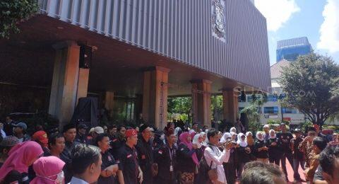 Anies Mau Digeruduk Abu Janda Cs, Massa Bang Japar Berjubel di Balai Kota