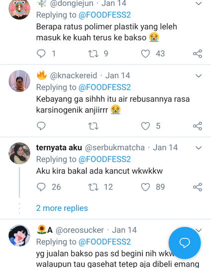 Heboh di Twitter Penjual Bakso Merebus Mie Instan Beserta Plastiknya, Ini Berbahaya!