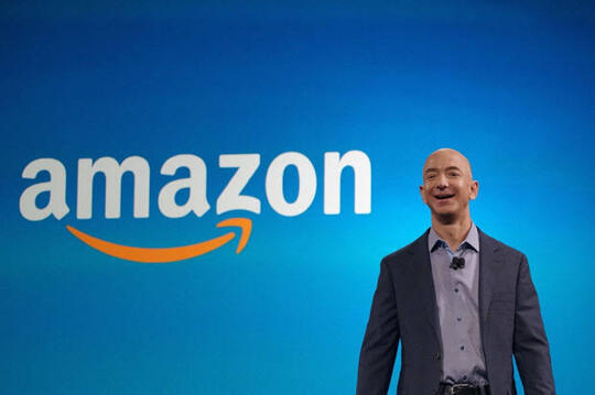 Kylie Jenner & Jeff Bezos Dikritik Sebab Donasi Tuk Korban Kebakaran Australia