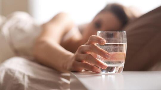 Ternyata Ini Lo Manfaat Minum Air Putih Setelah Bangun Tidur