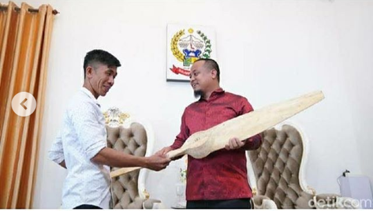 Viral Media Sosial, Pemuda Pinrang Lulusan SD Membuat Pesawat dan Menerbangkannya!