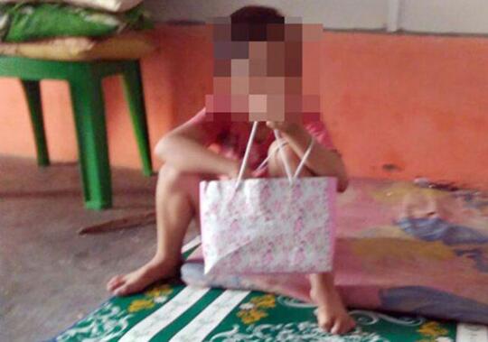 Kakek Berumur 60 Tahun, Mencabuli Anak Di Baeah Umur, Payudaranya Sampai Di Remas!