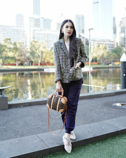 Sandra Dewi, Endorsenya Bukan Kaleng Kaleng! Tas Tas Mewah Sekelas LV Hingga CHANEL