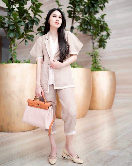 Sandra Dewi, Endorsenya Bukan Kaleng Kaleng! Tas Tas Mewah Sekelas LV Hingga CHANEL