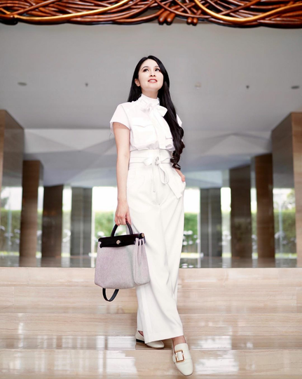 Sandra Dewi, Endorsenya Bukan Kaleng Kaleng! Tas Tas Mewah Sekelas LV Hingga CHANEL